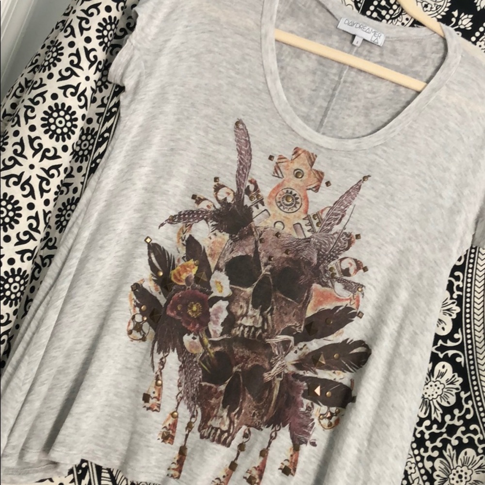STUDDED GROMMET GRAPHIC RARE OVERSIZED TEE